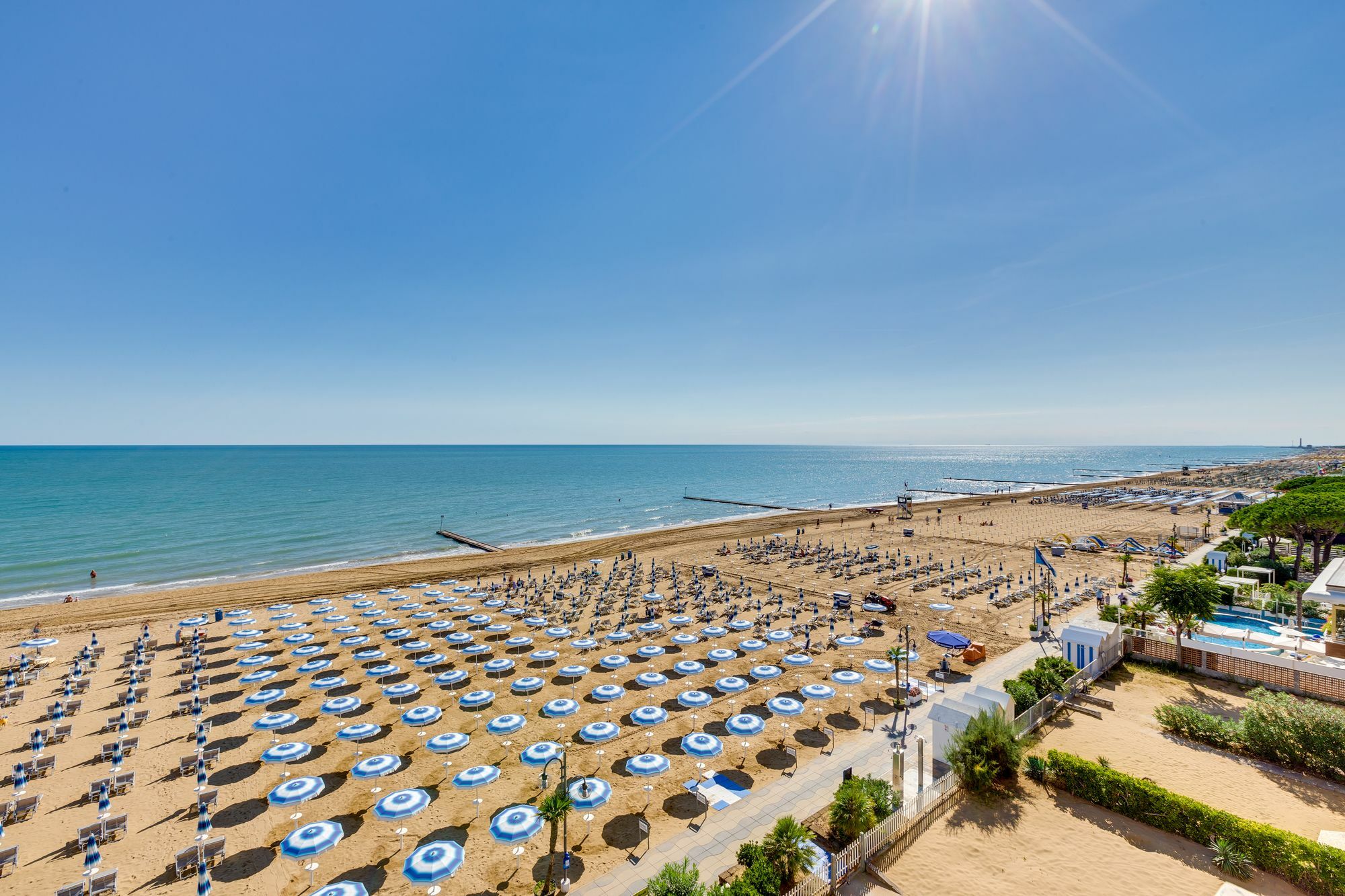 Hotel Montecarlo ลิโดดิเยโซโล ภายนอก รูปภาพ