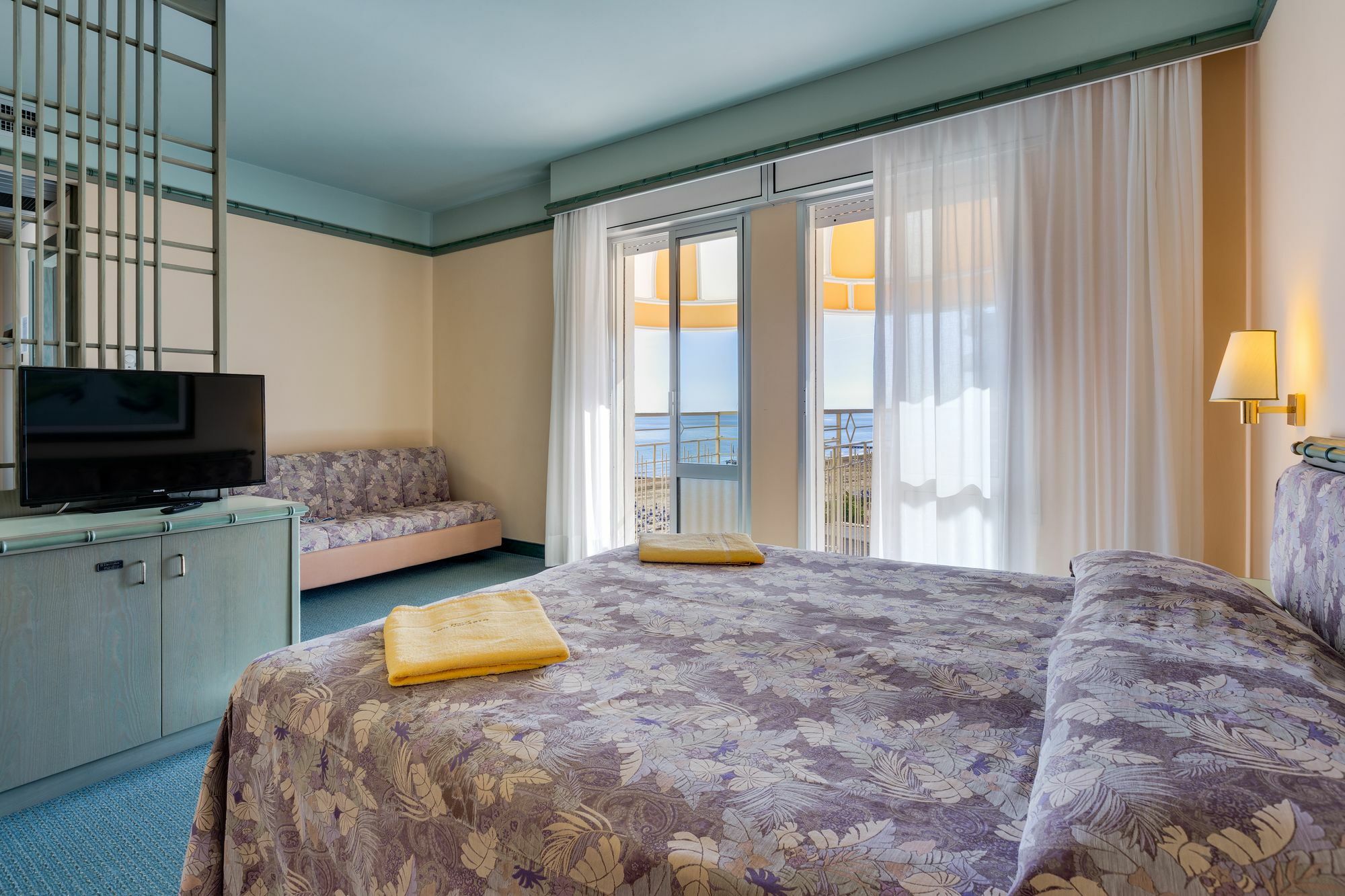 Hotel Montecarlo ลิโดดิเยโซโล ภายนอก รูปภาพ